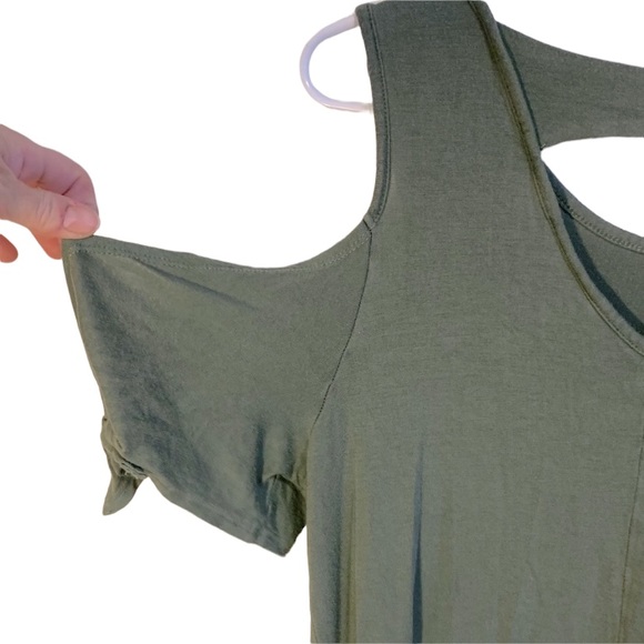 3/$25 Alison Andrews Women’s Green Cold Shoulder Shift  Dress - Picture 6 of 6